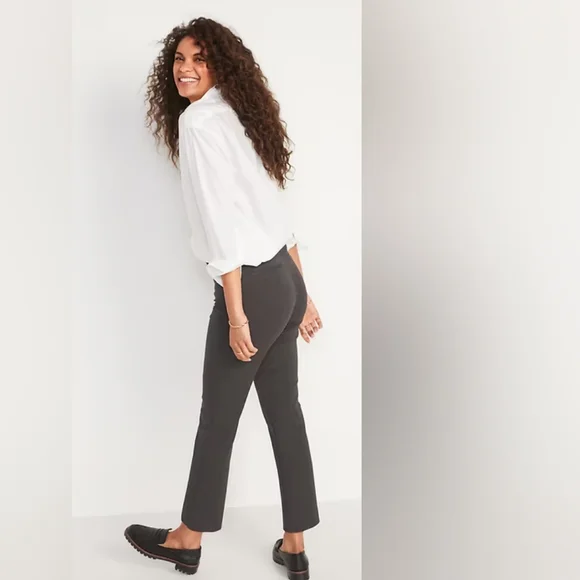 🎉 SALE 🎉 NWT Old Navy High-Waisted Pixie Straight Pants - Picture 3 of 8